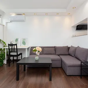 Grzybowska By Renters Warszawa